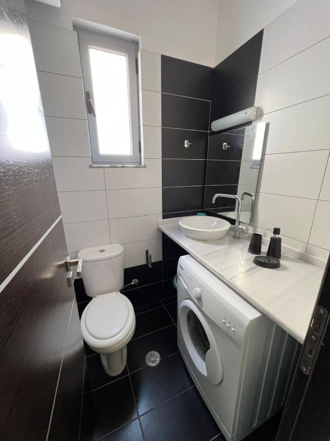 Adam Apartments Sarandë Exterior foto