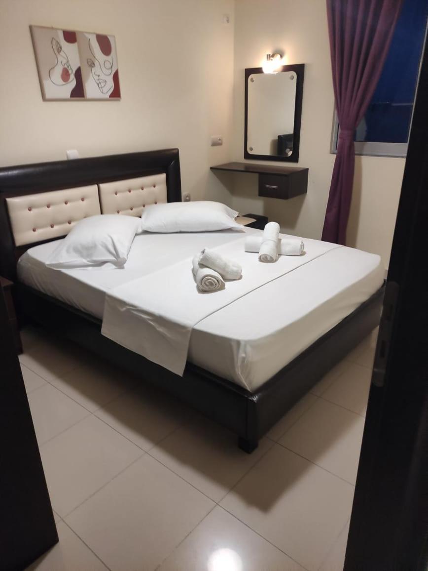 Adam Apartments Sarandë Exterior foto